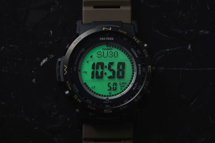 F悭Aڂɂ₳O[̒~LCDAԂƂ͂ЂƖႤ̕\܂