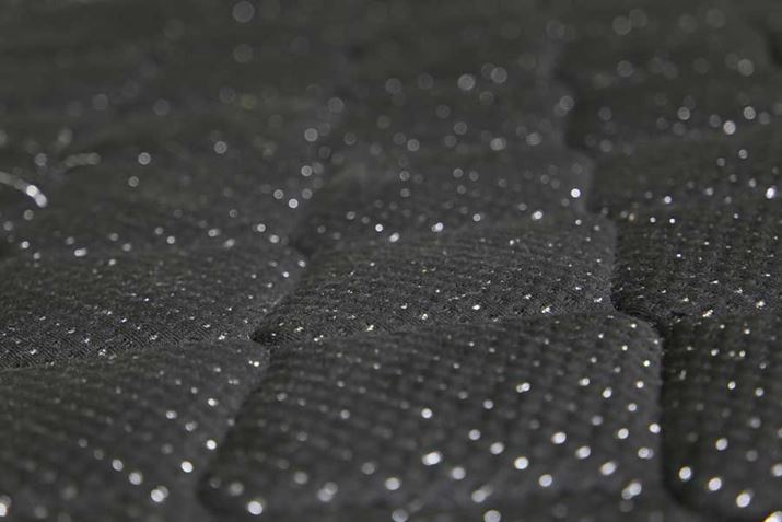 \nɂ͍RہEhLH{ĂAqIȏԂێ₷B|PbgRC}bgX͏dʂ胁eiXɂ߁AH̗LŐï₷傫قȂĂ