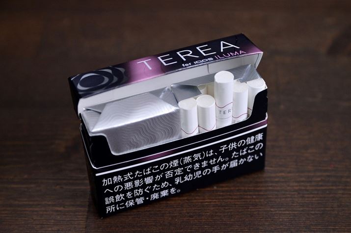 ^oRt̃RNɁA܂₩ȂŊÎ_ςʎ킳Aǂs[`eB[̂悤Ȗʉe