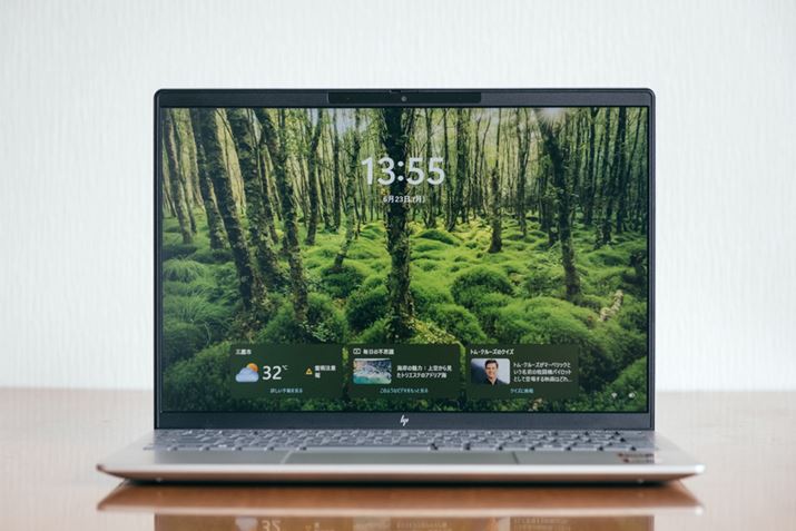 13.3C`/ WUXGẢtfBXvC̗pBTCh̃x[͔rI݌vĂ܂