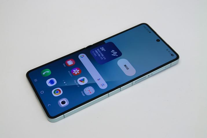 OSAndroid 16x[XOne UI 8.0𓋍ځBCfBXvĆA1`120Hz̃tbV[gT|[gB\F͖1600FJo[Ă܂