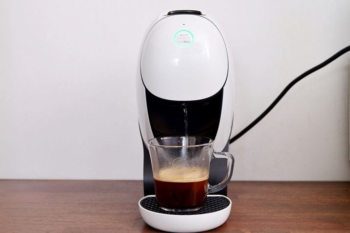 ʐ^̓AJ[mǒ㔼BGXvb\ɁA𒍂200mLɎdグĂ܂