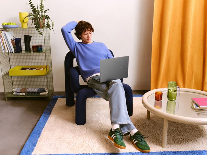 ʂō掿҂łuASUS Vivobook S16 (M3607)v́AƂɂƓ掋̂ɂ҂