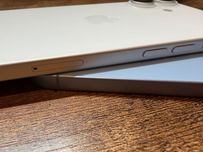 uiPhone 17vij́uiPhone 16v̍ʂɓڂĂSIMgCp~Ă