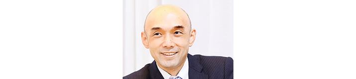 �q�ďC�ҁE���q ���i����r�����s�o�g�i���݂͖k�C���ɍݏZ�j�B98�N�ɗ�����w�@�w���𑲋ƌ�A������ЕH�H�i���O�H�H�i������Ёj�ɓ��ЁB���̌�A�O��Z�F�C�カ��߂������ی��i���������������j�A���{�������ہi�����ۃW���p���j�ŕی��̉c�Ƃ�S��������AFP�Ƃ��ēƗ��B�l���k�⎷�M�A�n���e���r�ԑg�̃R�����e�[�^�Ȃǂ����߂�B�����،��������ẪZ�~�i�[�ōu�t��S������ȂǓ������犈�����ϋɓI�ɍs���Ă���