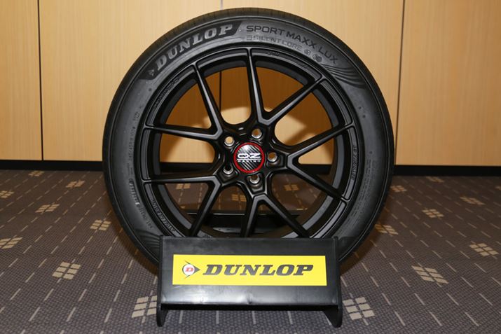 �_�����b�v�uSPORT MAXX LUX�v�́A���c���萫�ƐÏl�����������ŗ��������v���~�A���R���t�H�[�g�^�C����