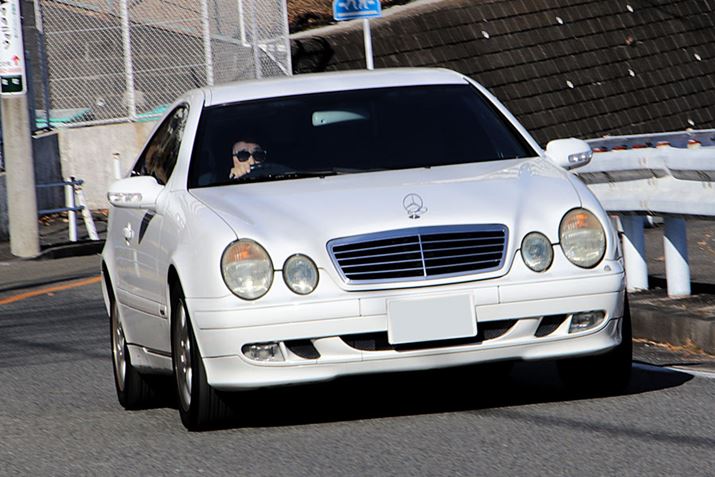 �uGR-XIII�v�𑕒����������Z�f�X�E�x���c�uCLK200 �R���v���b�T�[ �A�o���M�����h�v�ő��s���̗l�q