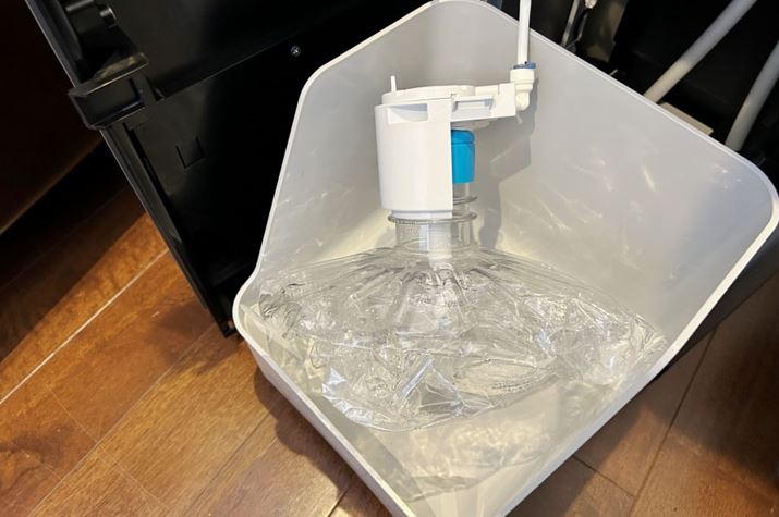 ��ɂȂ����{�g���͎����Ńy�V�����R�ɁB�f�ނ́A���T�C�N���\�ȃy�b�g�{�g�����̗p