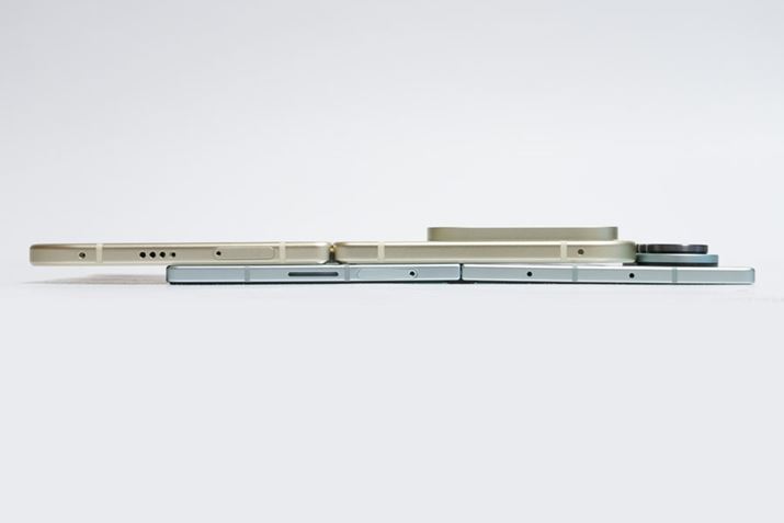 �I�[�v�����́uPixel 10 Pro Fold�v�i��j�̂ق����uGalaxy Z Fold7�v�i���j����1mm�����Ȃ��Ă��܂�