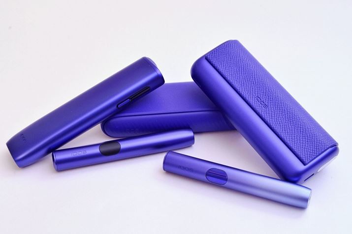 �u�A�C�R�X �C���} �A�C �v���C���v�Ɓu�A�C�R�X �C���} �A�C�v�́A�z���_�[�i�^�o�R�X�e�B�b�N��}������f�o�C�X�j�̃J���[�p�^�[�������X�قȂ�܂�