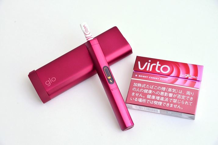 �ʐ^�̃f�o�C�X�́A�V���[�Y�̃v���~�A�����f���u�O���[�E�q�[���E�v���X�v�i�ō�6,980�~�j�B�J���[�́u���r�[�v