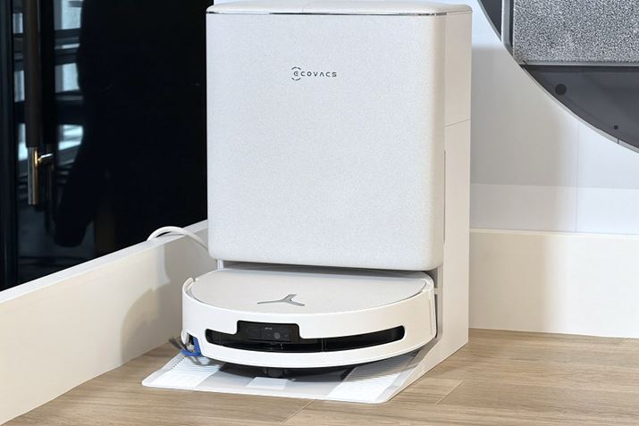 �X�e�[�V�����ɖ߂�ƁA�S�~�̉���ƂƂ��ɉ����^���N�⃍�[���[���b�v�̐������{�B����Ő������͂�������L�[�v���܂�