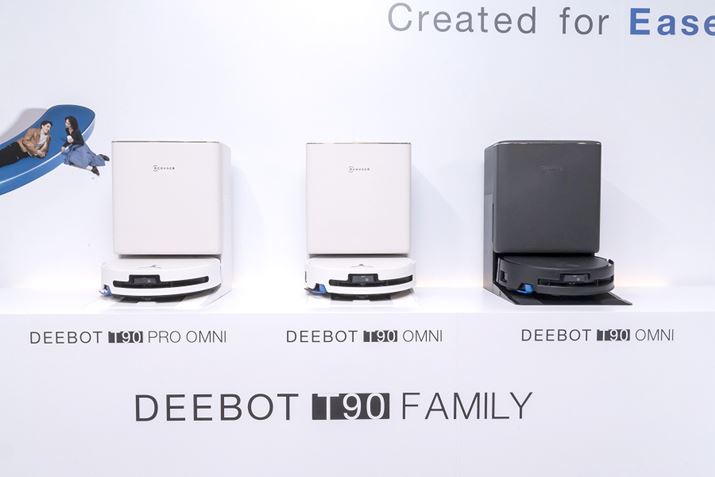 �I�t���C���ꔄ�́uPRO OMNI�v�i���j�ƁA�I�����C���ꔄ�́uOMNI�v�i�����̔��^�E�̍��j