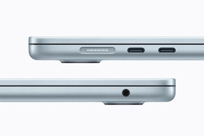 �O���C���^�[�t�F�C�X�̎d�l�͋��^�Ɠ��l�ŁAThunderbolt 4/USB4 Type-C×2�𓋍ځB3.5mm�C���z���W���b�N��������Ă��܂��B�[�d�|�[�g�́uMagSafe 3�v�ł�