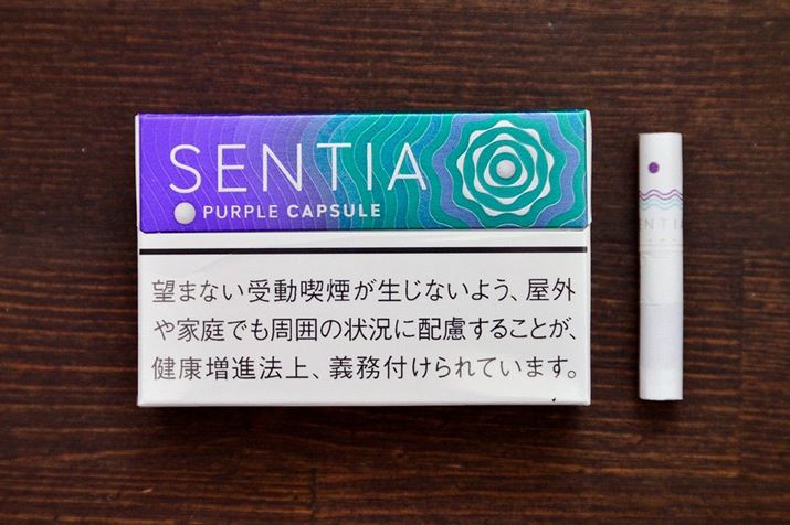 �^�o�R�X�e�B�b�N�ɕ`����Ă���h�b�g�̓����ɁA�t���[�o�[�J�v�Z�������