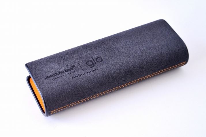 �u�A���J���^�[���v���g�p�����u�t�@�u���b�N�E�X���[�u�v�B�ʏ�́u�O���[�E�q�[���E�v���X�v�ɂ������ł��܂�