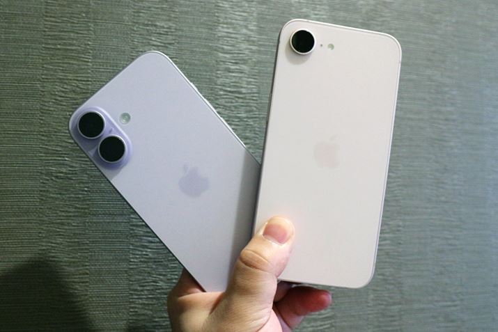 �X�^���_�[�h���f���́uiPhone 17�v�i���j�A�������f���́uiPhone 17e�v�i�E�j