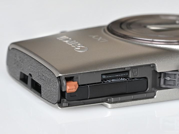 �L�^���f�B�A��SD�������[�J�[�h����microSD�������[�J�[�h�ɕύX����܂���