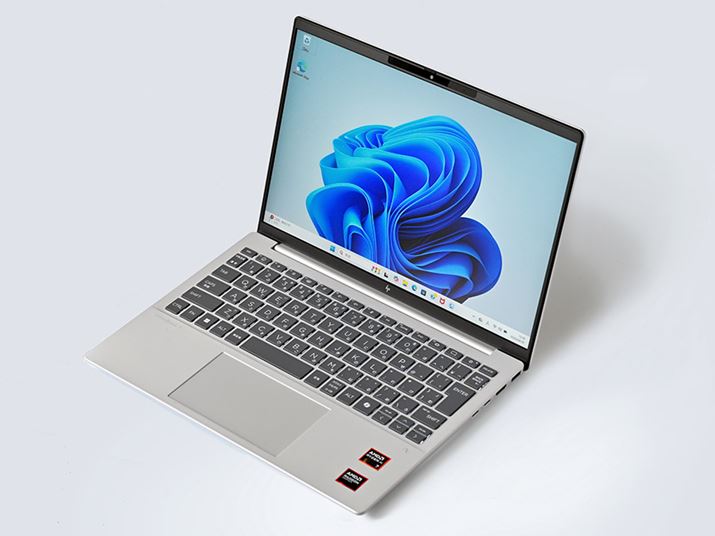 �uOmniBook 7 Aero 13�v�̃��C���A�b�v����uRyzen AI 7/32GB�������[/1TB SSD�v�𓋍ڂ��鉿�i.com���胂�f�������r���[���܂��B�{�摜�̐��i�́u�O���C�V���[�V���o�[�v�J���[���f���ł�