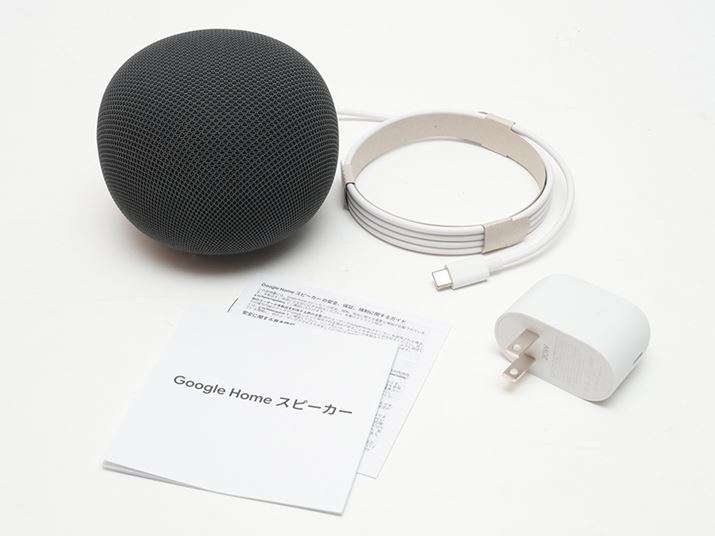 �p�b�P�[�W�ɂ́A�{�́iUSB Type-C�d���P�[�u����̌^�j�AUSB AC�A�_�v�^�[�i30W�j�A�N�C�b�N�X�^�[�g�K�C�h�Ȃǂ���������Ă��܂�
