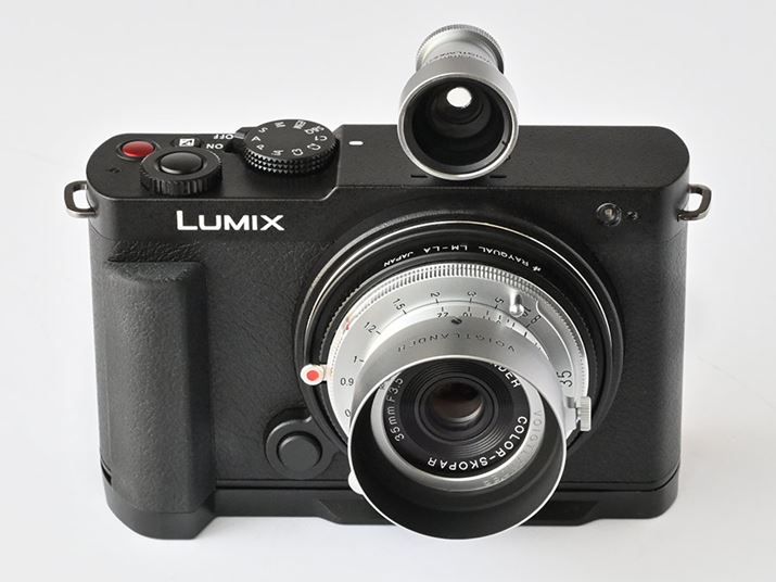 �u�t�H�N�g�����_�[�v��35�����t�@�C���_�[�ƁuCOLOR-SKOPAR 35mm F3.5 Aspherical�v