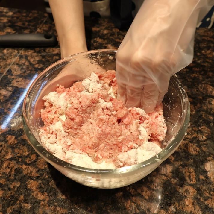 ������H���ł́A�ޗ���S���������Ă���Ƃ肪����傫�߂̃{�E�����g�p����̂��������߁B�M�҂̓W���X�g�T�C�Y�̃{�E���ɓ���Ă��܂����̂ŁA������Ƃ��ɋ�킵�܂���
