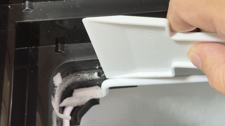 ��2���ő����t���͂��߂܂����B�� �Ƃ��ɑܗ��߂̌Œ�p�[�c���ӂ͖ڂɕt���܂�