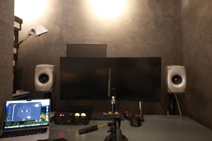 PC�ƁuGLM Kit�v�̃l�b�g���[�N�A�_�v�^�[��ڑ�����ƁA�uGLM�v�o�R�ő���E�␳�����s�ł���B�����1�����炸�ŏI���A�����Ɍ��ʂ�������