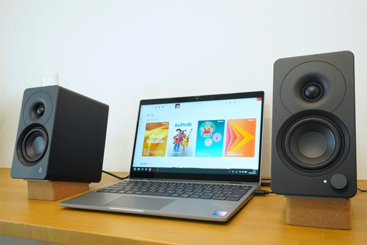 �A���v��USB DAC�@�\�𓋍ڂ���PC�X�s�[�J�[�uCreative XF1�v�����r���[�BPC�ƒ�������΁A���y�Đ���l�b�g����Đ������[������͂���