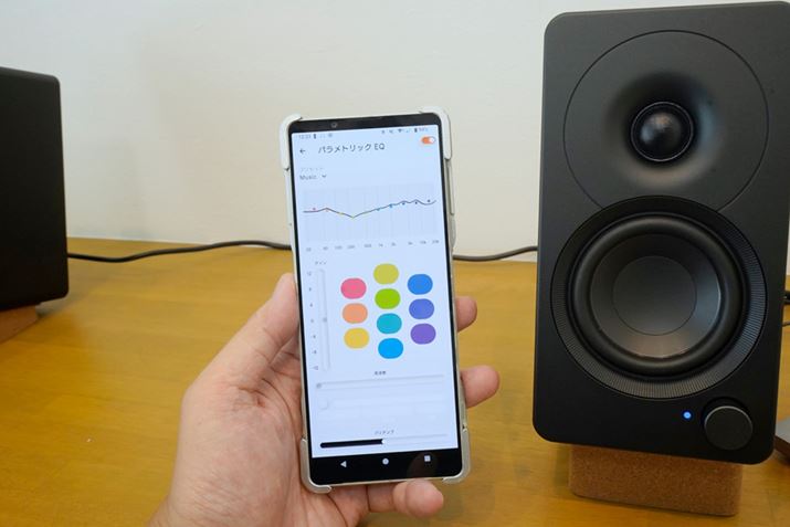 �uCreative XF1�v��Bluetooth�ɂ�閳���ڑ��ɂ��Ή��B�X�}�z�ł���y�ɉ��y�𒮂���