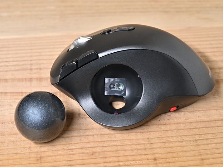34mm�T�C�Y�̃{�[�����̗p�B�{�[���͎��O���܂�