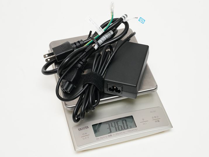 AC�A�_�v�^�[�̃T�C�Y�͎���91�i���j×53�i�����j×31�i���s�jmm�B�P�[�u���Ƃ̍��v�d�ʂ͎���346g