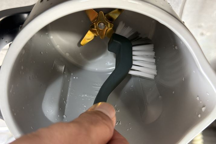 �~�[�g�\�[�X�̒�������A�uCLEAN�v���[�h1��ł��̂Ƃ���B�C�ɂȂ鉘�ꂪ�c���Ă�����A��p�u���V�ŃU�b�Ƃ������OK�ł�