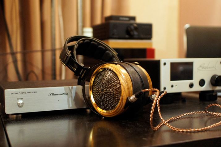 SENDY AUDIO�́uPeacock�v�i�C���s�[�_���X��50���A�o�͉������x����103dB/mW�j���g���ăw�b�h�z���A���v���`�F�b�N