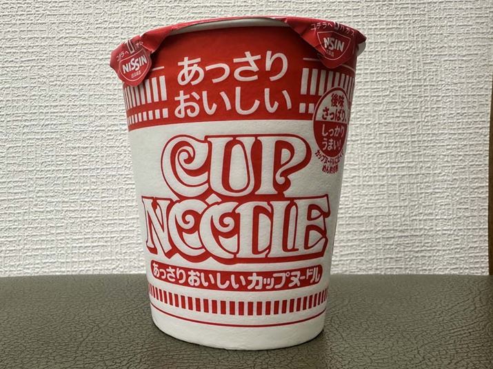 ���e��57g�i��50g�j�B�����̖ڈ��ʂ�310ml�B�ʏ�i���˗ʂ��8���ɗ}���A�X�b�L���������݌���ł��o���܂�