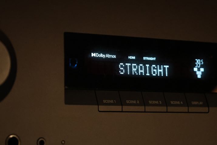 �Đ����[�h�Ƃ��āuMOVIE�v��uMUSIC�v�Ȃǂ����邪�A�uSTRAIGHT�v���[�h�i�X�g���[�g�f�R�[�h�j����{�B����ȉ�����ʂ͕t�����Ȃ����A�uSpeaker Virtualization�v�͗L����
