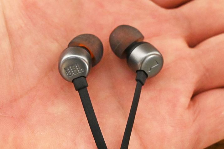 JBL�uTune 310C�v�̃C���z���{��