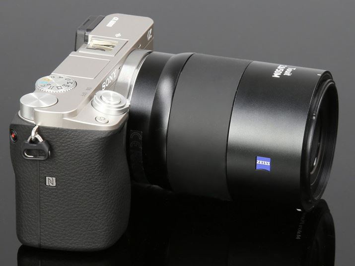 E}Egp̃{fBTCY͑S104mm×őa65mmŁAdʂ͖290g