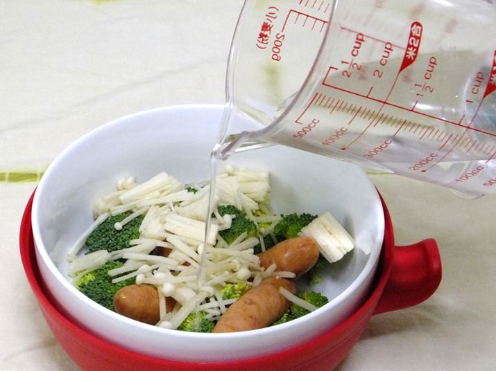 �u���b�R���[�A�\�[�Z�[�W�A���̂��Ɛ������ăt�^�����A3��20�b���M