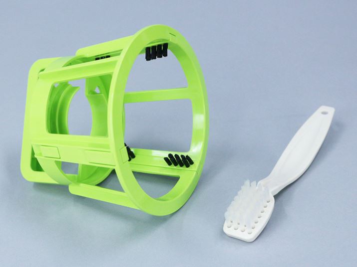 �X�g���[�i�[�Ȃǂ̎����Ɏg�p������p�u���V�i�E�j�ƁA��]�u���V�i���j���t��