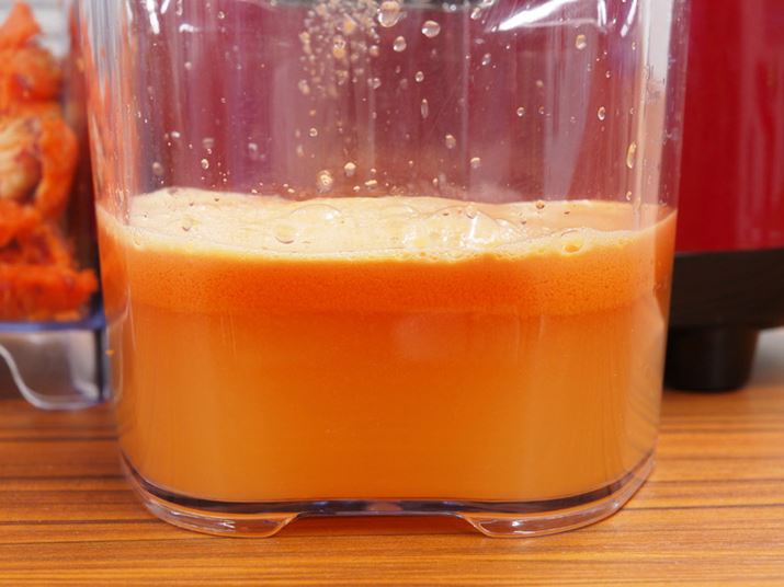 ��1�A�ɂ񂶂�1�{�ō�ꂽ�W���[�X�͂��悻300ml