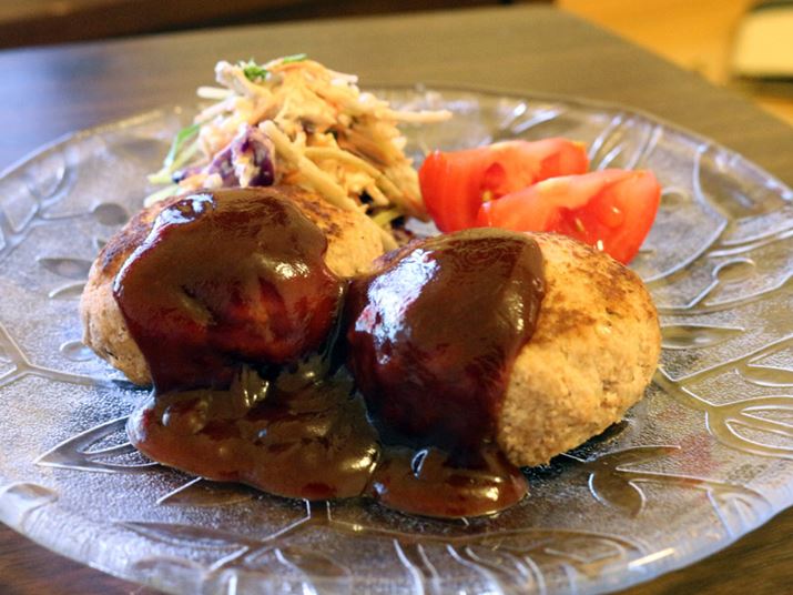 ������̓n���o�[�O�̃^�l�ɍ����Ă�����n���o�[�O�ɁB�w���V�[���ɉ����A�哤�����_�Ȃ��H�א؂����B�����ł�肨������������