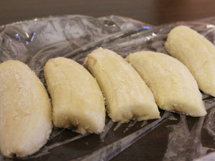 �p�ӂ���͓̂������ɓ���₷���傫���ɃJ�b�g���ē��点���o�i�i�̂�