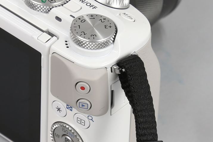 EOS M2ł͓ƎdlXgbvt́AʓIȂ̂ɕύXɂȂ