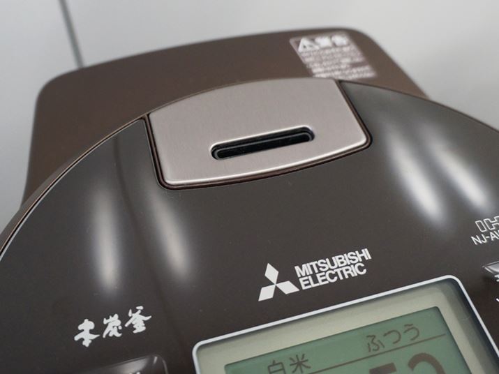 �V�ʂ��t���b�g�Ȃ̂ŁA�@���|�������₷��