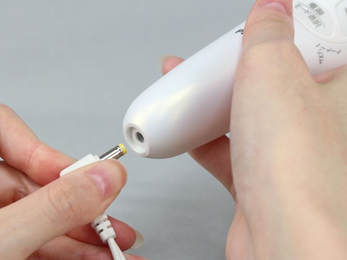 1Ԃ̏[dŖ3i19jgp\BAC100`240VdΉȂ̂ŁACOsɂĂ܂