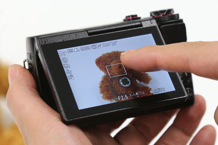 PowerShot G7 X�̓^�b�`�V���b�^�[���\