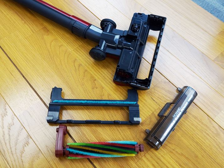 �w�b�h�̏��ɐڂ��镔����u���V�ȂǁA���ꂪ���܂�₷���p�[�c�͐􂦂�悤�ɂȂ��Ă���