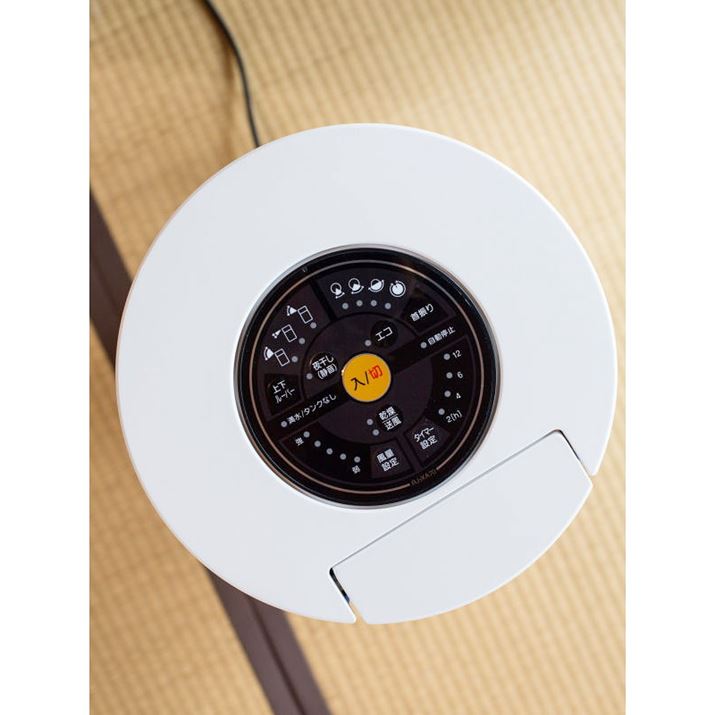 {̏B{^͖{̂̏㕔ɏWB^b`{^ŃVvȃfUC