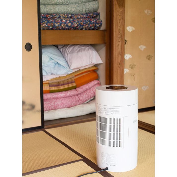 ɁBߗނłȂAN[[bgACȂǂ̎C邱Ƃł܂